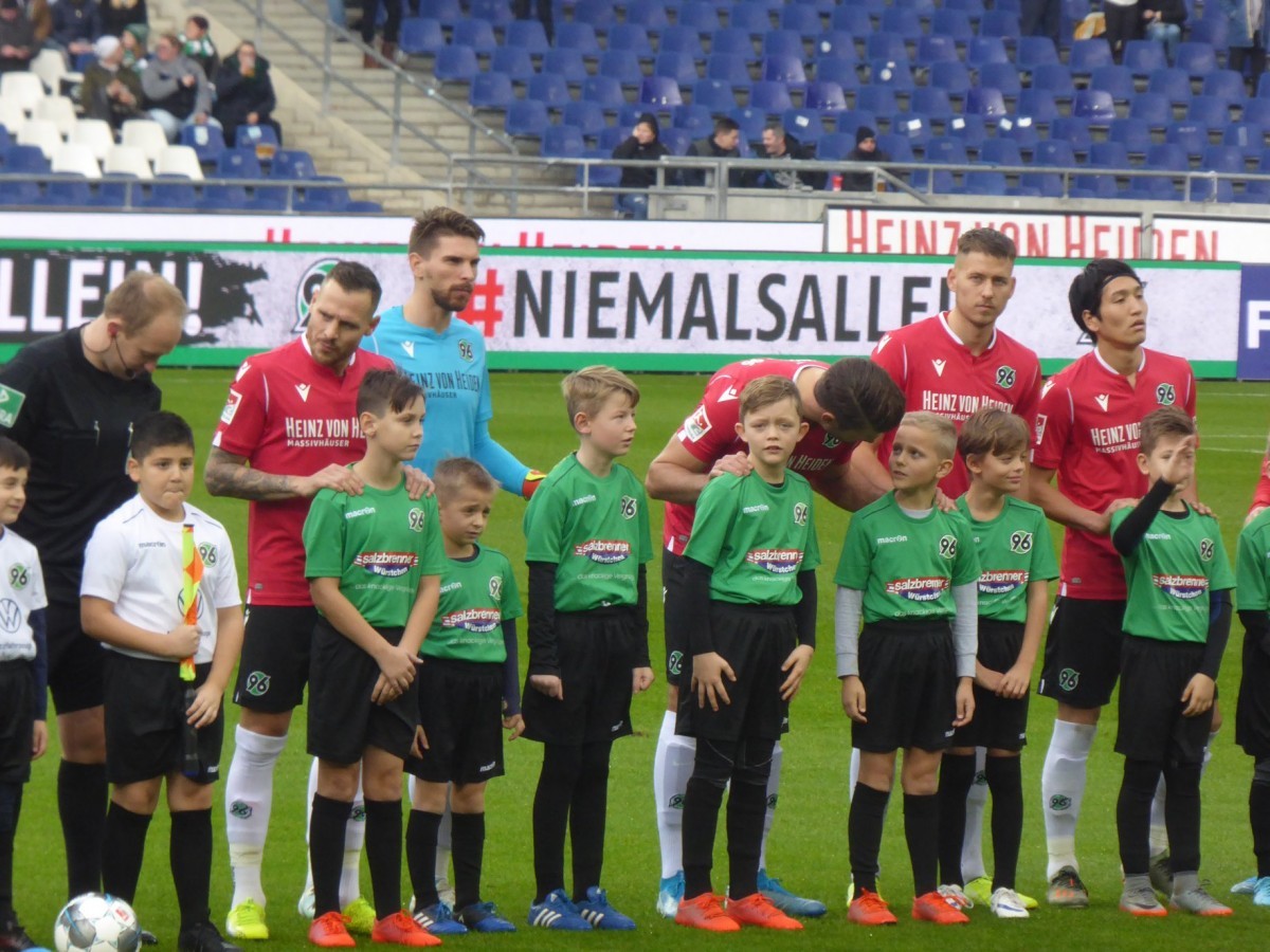 *** Fotos Einlaufkinder bei Hannover 96 online ***