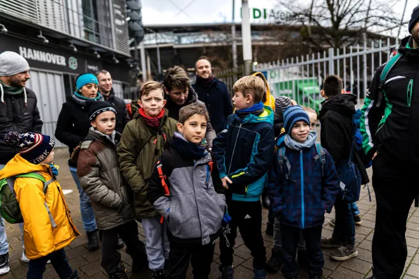 * FSV-Kids waren Einlaufkinder bei  Hannover 96 **