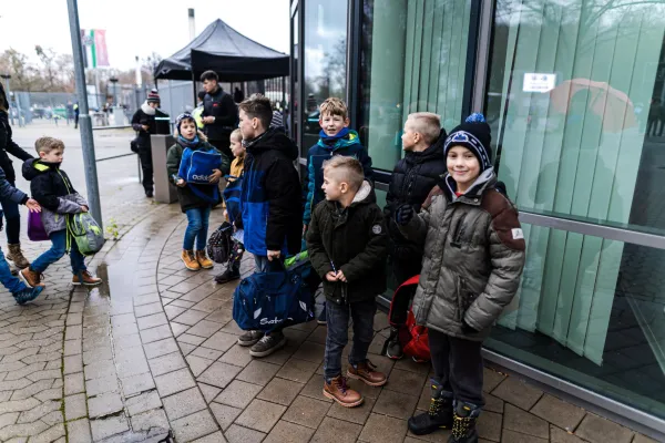 * FSV-Kids waren Einlaufkinder bei  Hannover 96 **