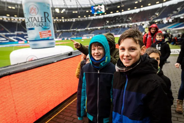 * FSV-Kids waren Einlaufkinder bei  Hannover 96 **