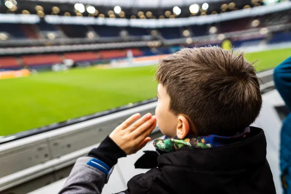 * FSV-Kids waren Einlaufkinder bei  Hannover 96 **