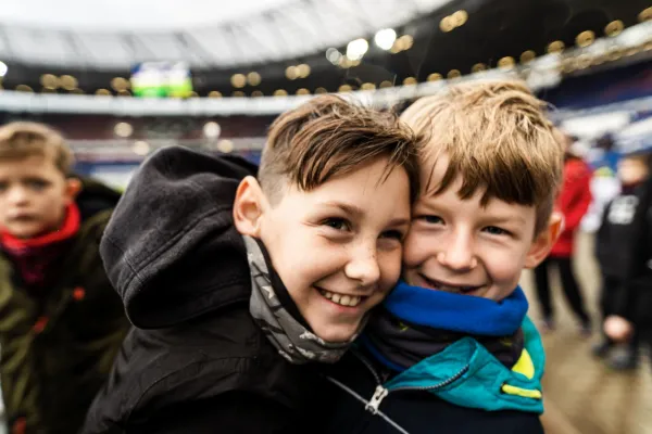 * FSV-Kids waren Einlaufkinder bei  Hannover 96 **