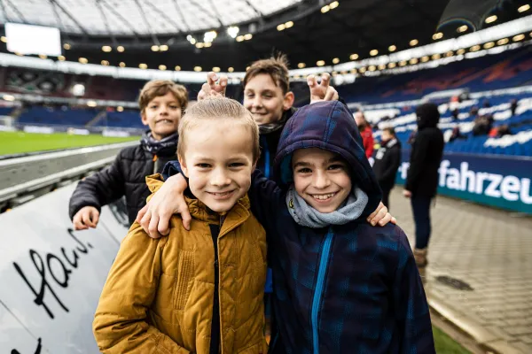 * FSV-Kids waren Einlaufkinder bei  Hannover 96 **